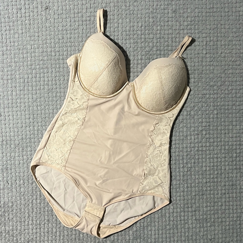 Maidenform Cream Lace Bodysuit 36D